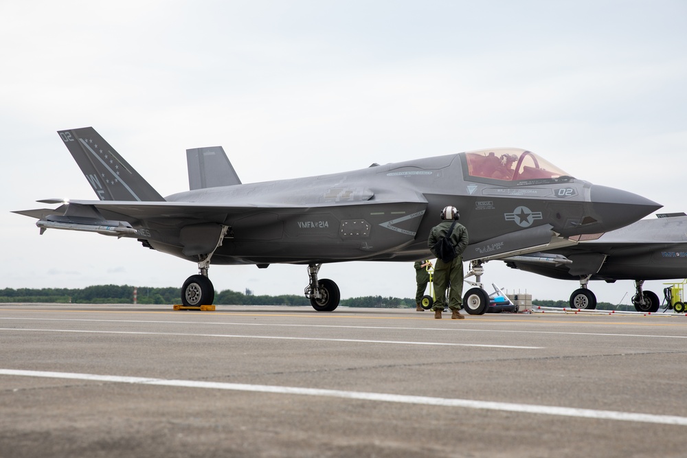 VMFA-214 F-35s take flight at Misawa Air Base