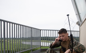 MWCS-18 Marines collaborate with 3d MARDIV JTAC in CAS training