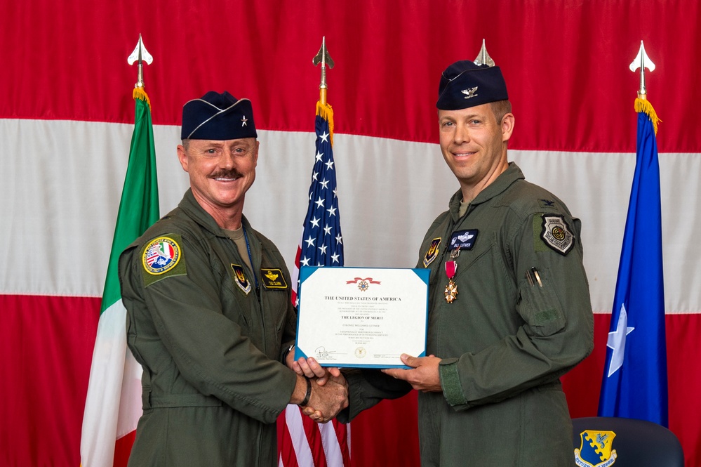 31st OG holds Change of Command