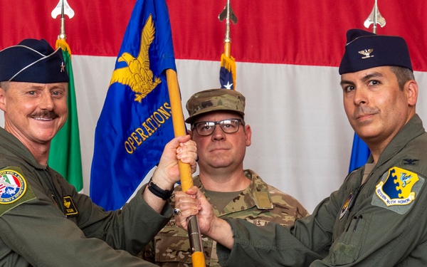 31st OG holds Change of Command