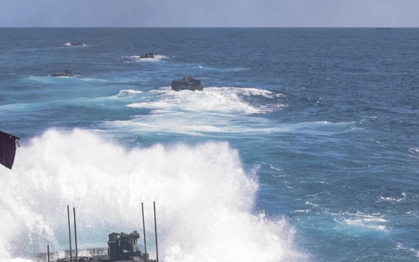 31st MEU | ACVs conduct Amphibious Operations