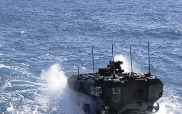 31st MEU | ACVs conduct Amphibious Operations
