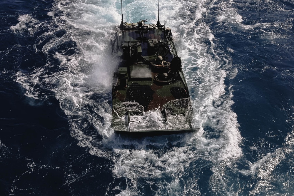 31st MEU | ACVs conduct Amphibious Operations