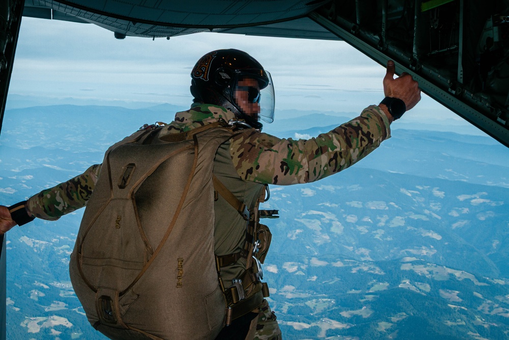 352nd SOW conduct military free fall training during Exercise ADRIATIC STRIKE
