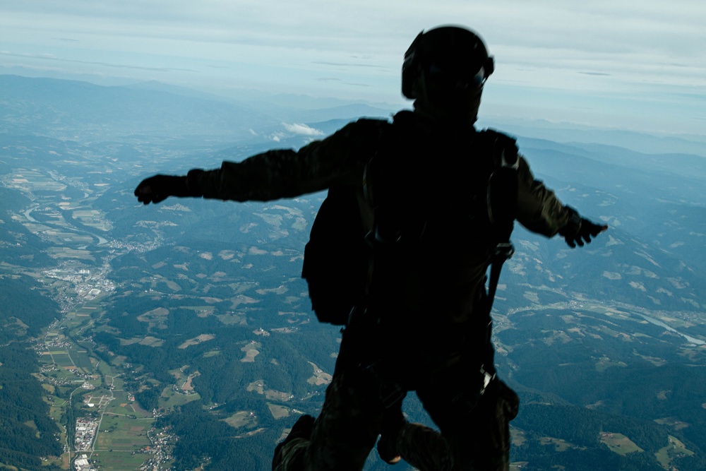 352nd SOW conduct military free fall training during Exercise ADRIATIC STRIKE