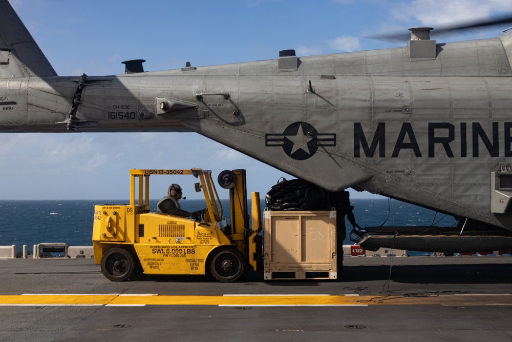 31st MEU | VMM 265 (Rein.) and Detachment 18 conduct FARP support operations