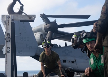 31st MEU | VMM 265 (Rein.) performs aircraft maintenance