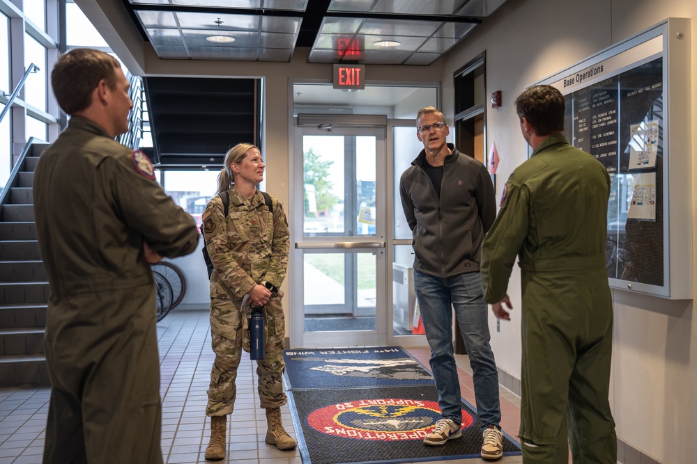 Sioux Falls Civic Leader flies with 114th Fighter Wing