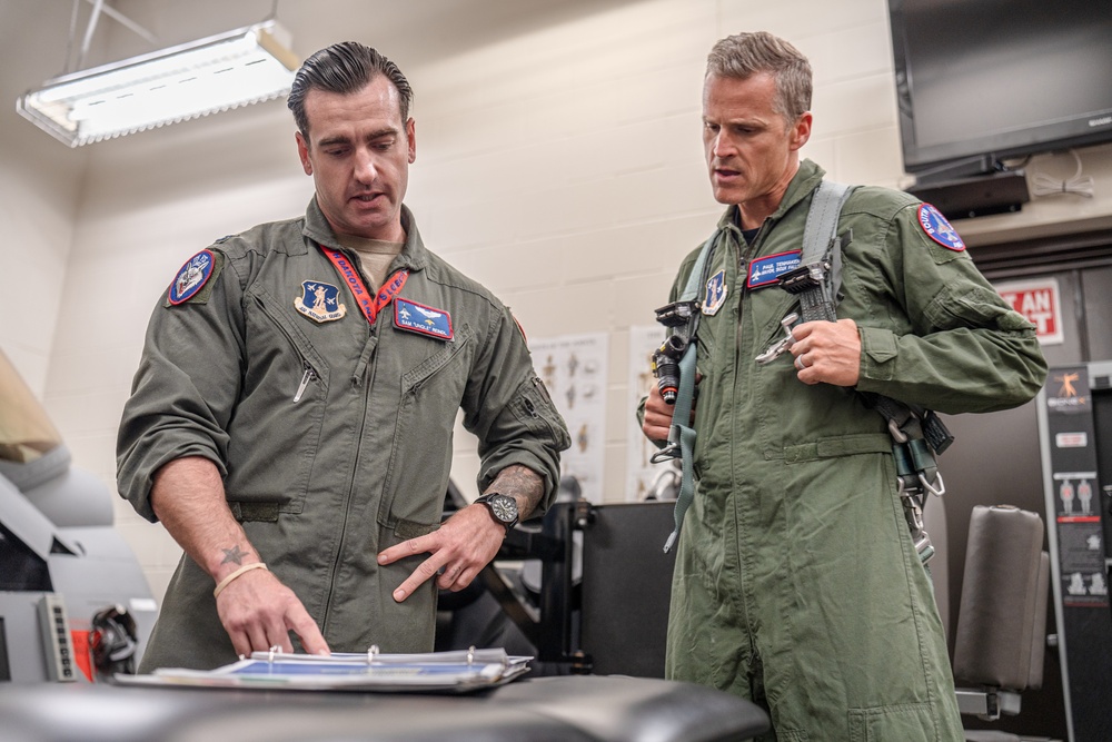 Sioux Falls Civic Leader flies with 114th Fighter Wing