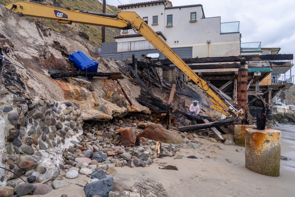 USACE supports Wildfire Debris Removal in Southern California