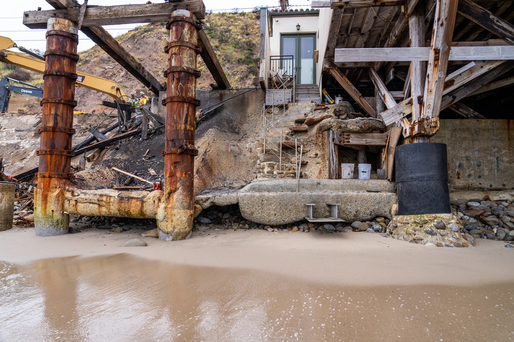 USACE supports Wildfire Debris Removal in Southern California