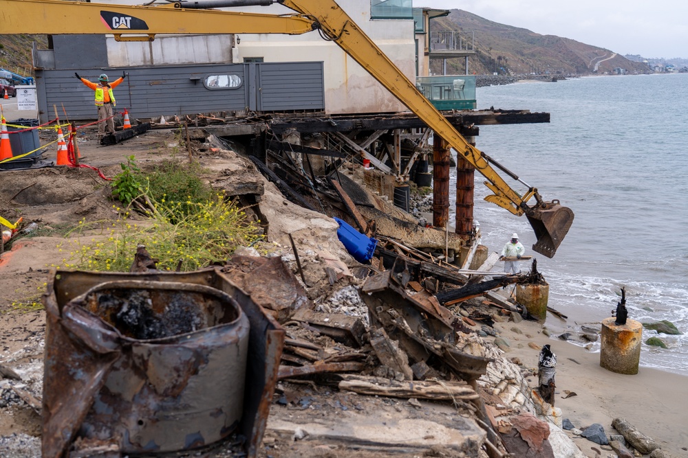 USACE supports Wildfire Debris Removal in Southern California