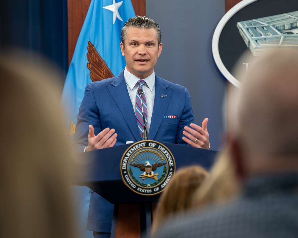 SD, CJCS Conduct Pentagon Press Briefing