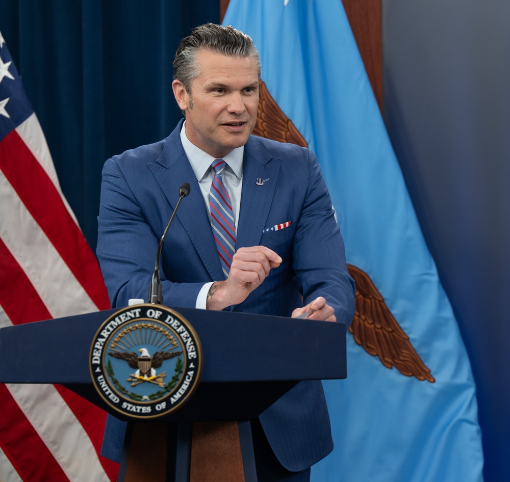 SD, CJCS Conduct Pentagon Press Briefing