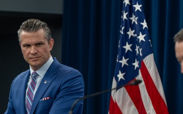 SD, CJCS Conduct Pentagon Press Briefing