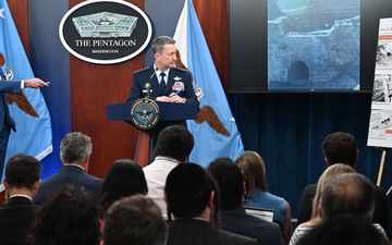 SD, CJCS Conduct Pentagon Press Briefing