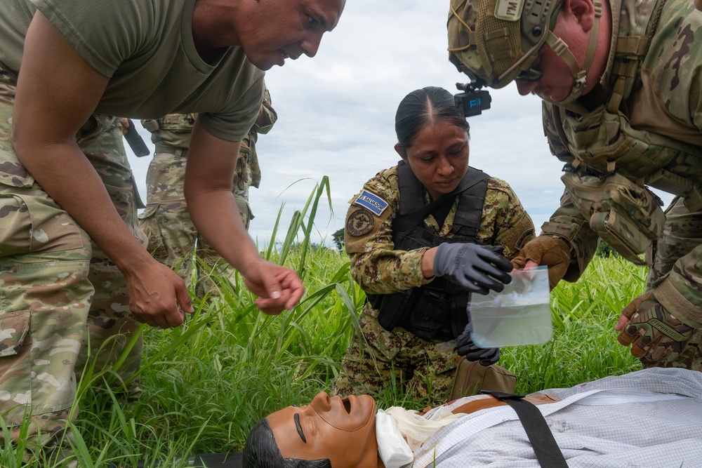 US Air Force, Salvadoran forces train in simulated combat environment during AMISTAD campaign