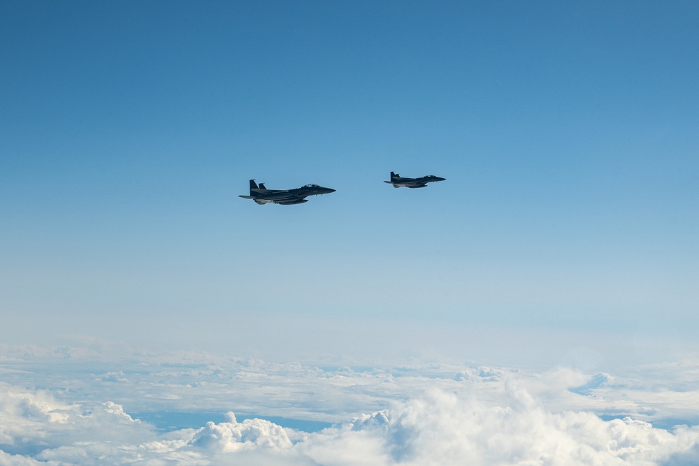 Atlantic Trident 25: 100th ARW refuels 48th FW F-35s, F-15s and French Air and Space Force Rafales