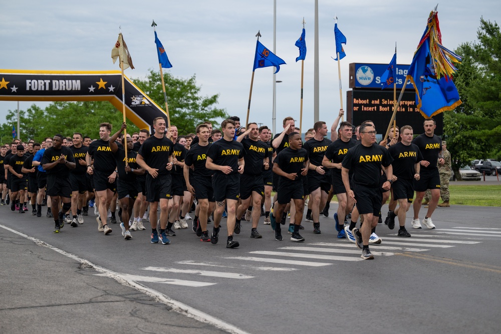 No Mountain Too High: 10th Mountain Division (LI) Soldiers Run for Glory
