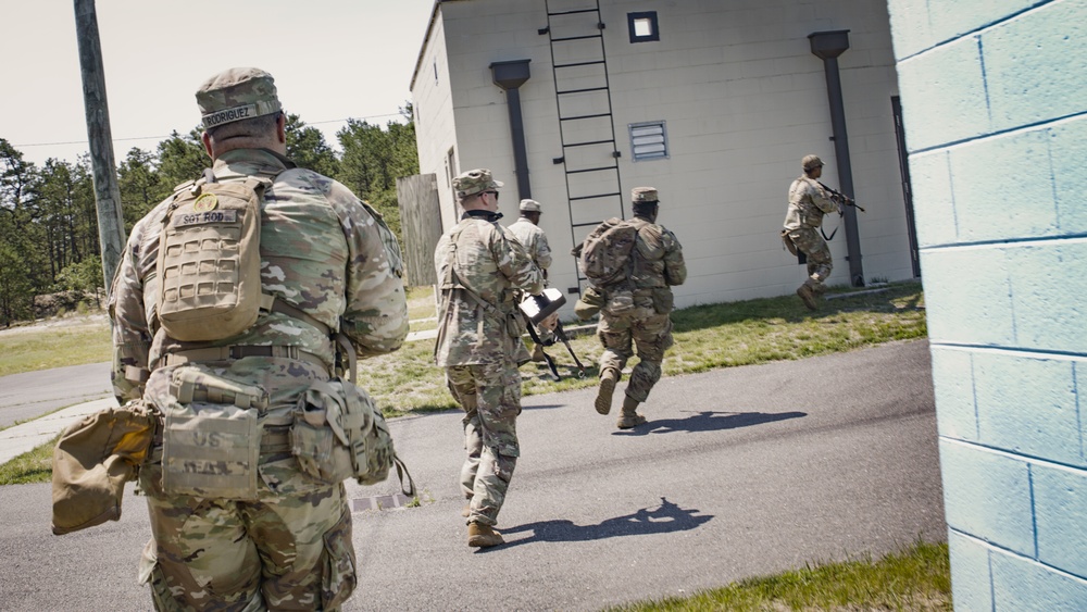 11B ALC Students Conduct Urban Assault STX Lane