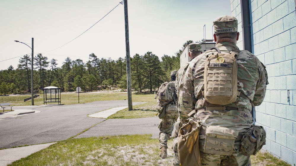 11B ALC Students Conduct Urban Assault STX Lane
