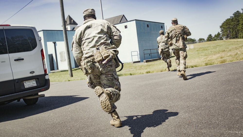 11B ALC Students Conduct Urban Assault STX Lane