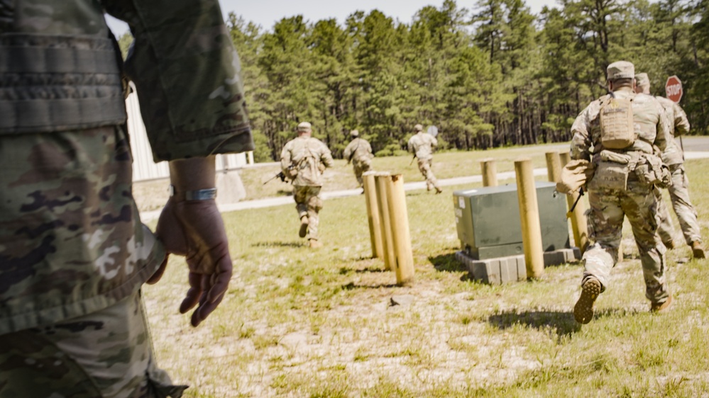 11B ALC Students Conduct Urban Assault STX Lane