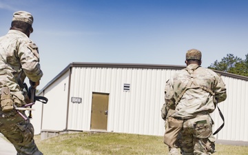 11B ALC Students Conduct Urban Assault STX Lane