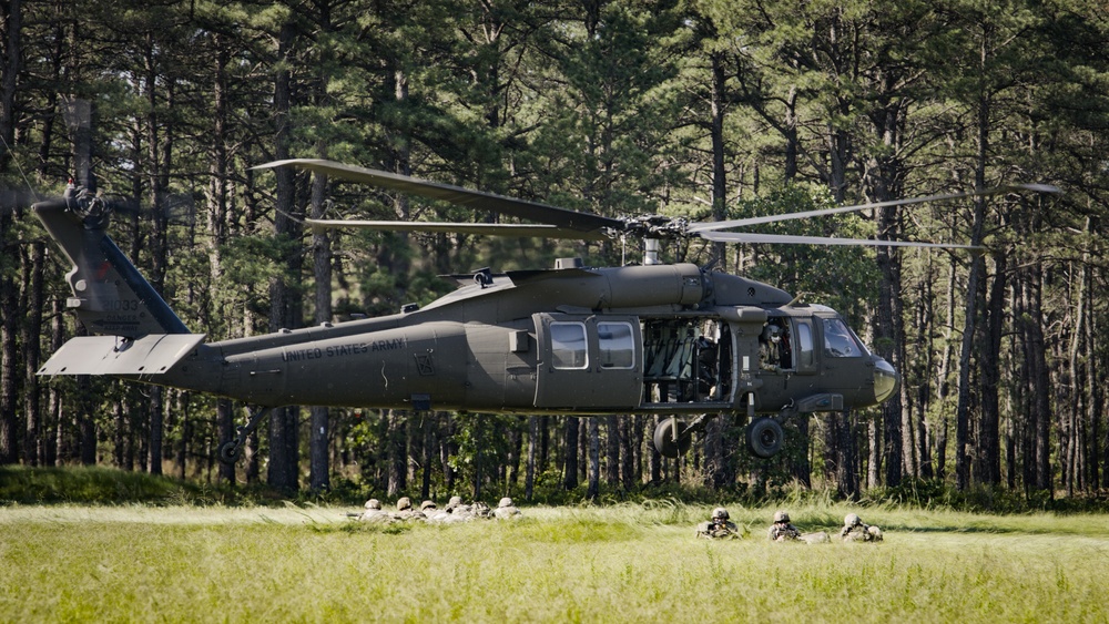 11B ALC Students Conduct Urban Assault STX Lane
