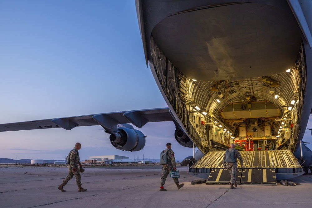 418th FLTS conducts nighttime airborne operations training with &quot;Tarantulas&quot;