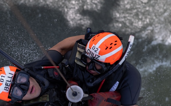 SAR Key West Conducts Jump and Hoist Evolutions with Naval Aviation Rescue Swimmer School
