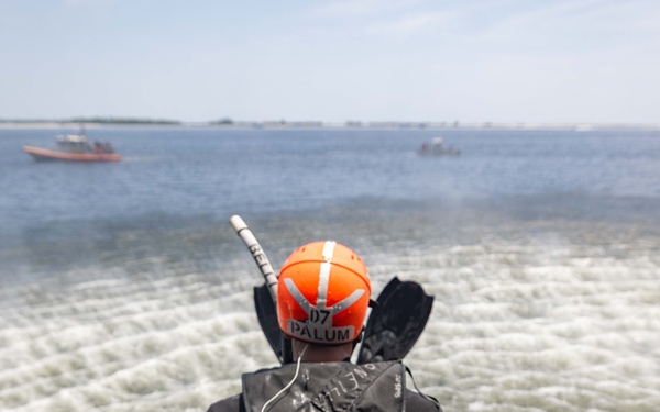 SAR Key West Conducts Jump and Hoist Evolutions with Naval Aviation Rescue Swimmer School