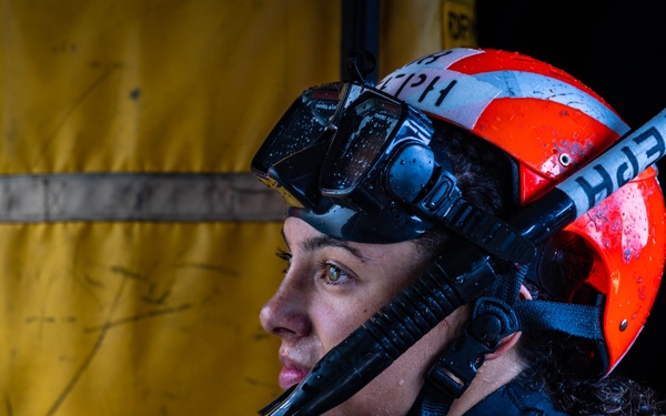 SAR Key West Conducts Jump and Hoist Evolutions with Naval Aviation Rescue Swimmer School