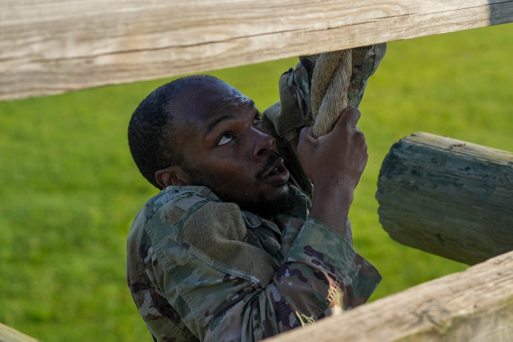 52 EOD conducts pre air assault PT.