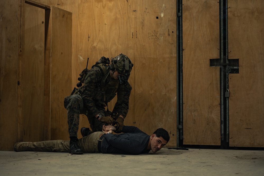 31st MEU | MRF conducts a limited scale raid
