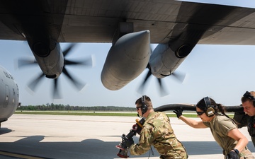 78th LRS powers air superiority with hot pit refueling