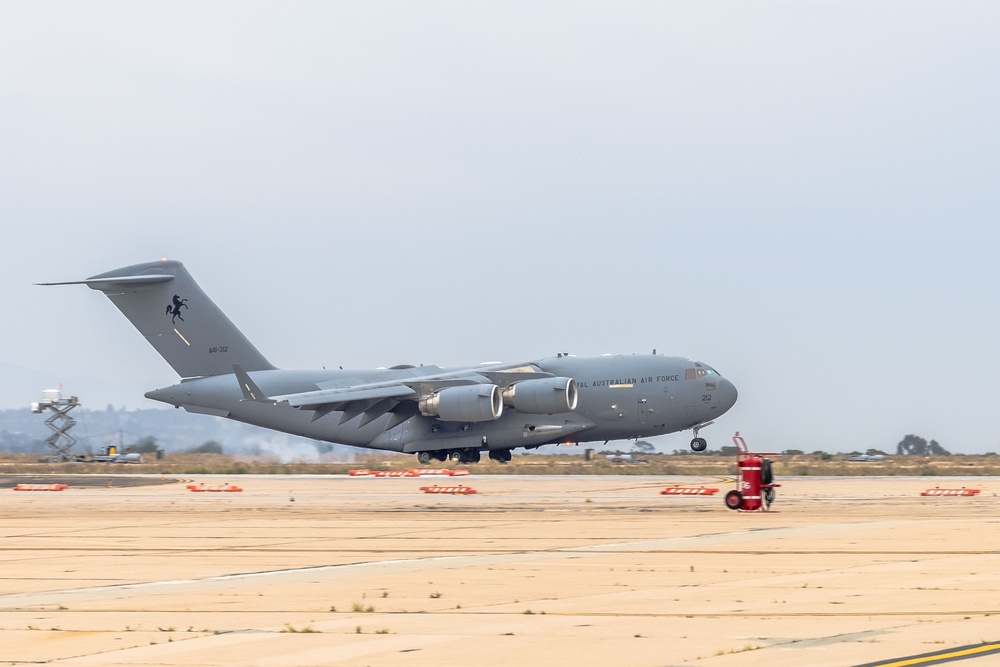 USMC loads Tactical Aviation Ground Refueling System onto Royal Australian Air Force C-17