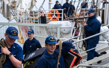 CGC Eagle cadets arrive in San Francisco