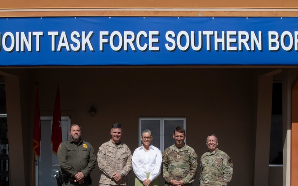 Arizona governor visits Joint Task Force-Southern Border headquarters