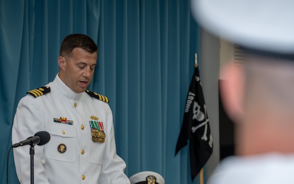 CDR Sapienza relieves CDR Brinkman (NMCB-3)