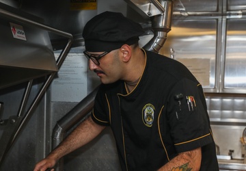 Sailors aboard the USS John Finn prepare lunch in Sagami Wan