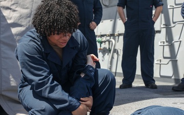 Sailors aboard the USS John Finn conduct a security reaction force class in Sagami Wan