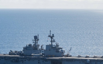 USS America (LHA 6) Conducts SAR Training
