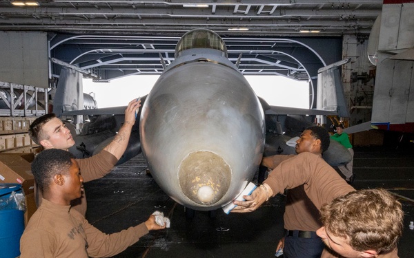 Daily Operations Aboard USS George H.W. Bush (CVN 77)