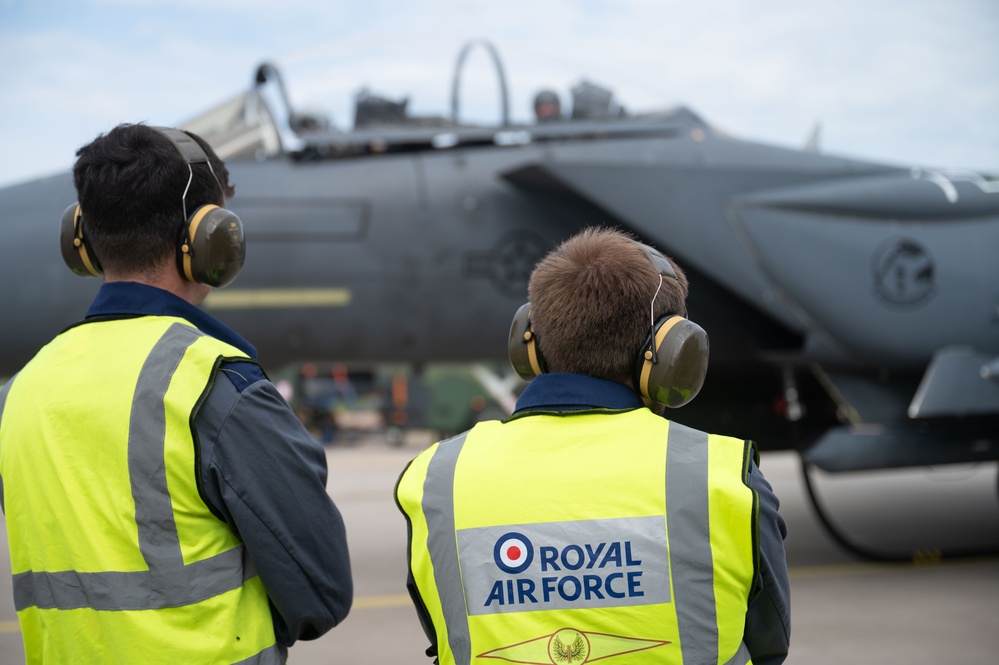 Ready to Fight, Poised to Deter: Allies train as one for rapid hot pit refueling
