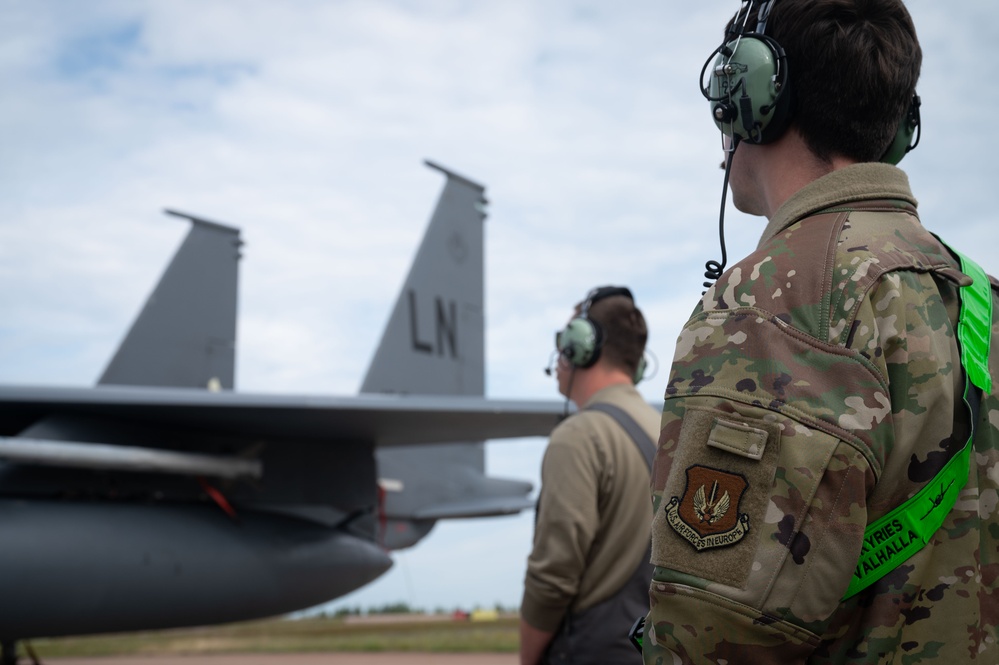 Ready to Fight, Poised to Deter: Allies train as one for rapid hot pit refueling