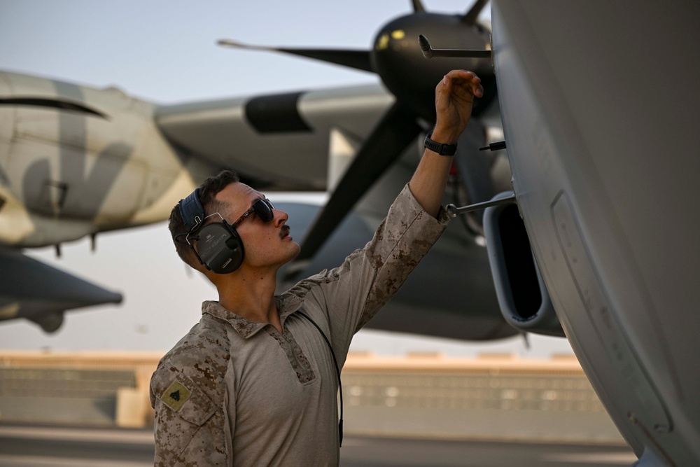 VMM-161 (REIN) Marines ensure mission readiness with KC-130J inspection