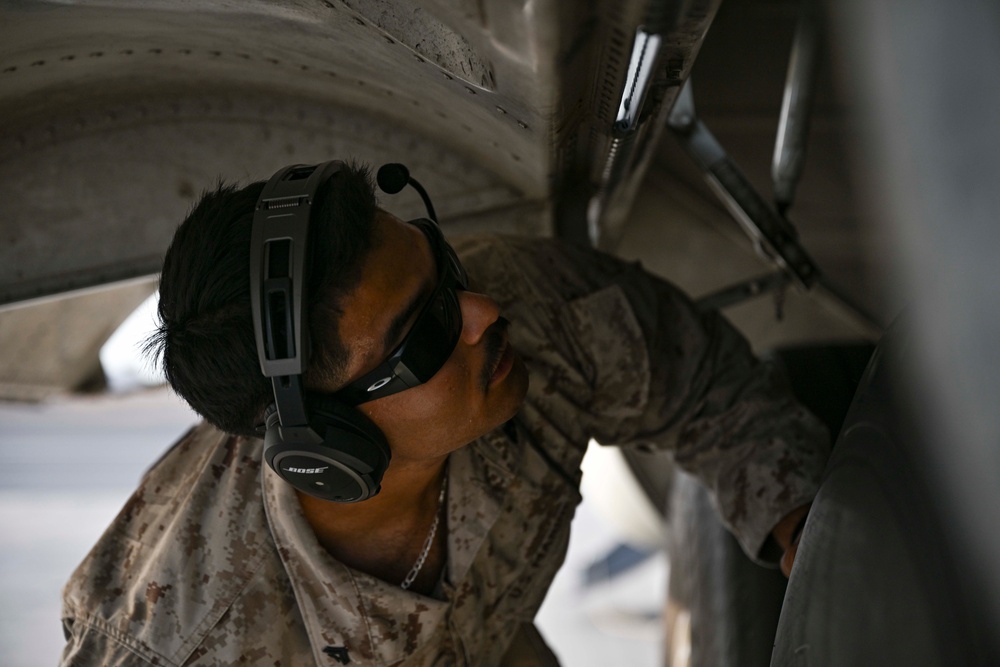 VMM-161 (REIN) Marines ensure mission readiness with KC-130J inspection