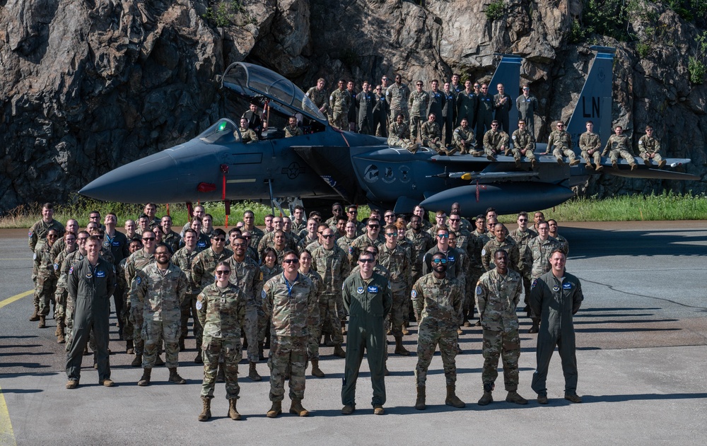 48th Fighter Wing Atlantic Trident 25 group photo