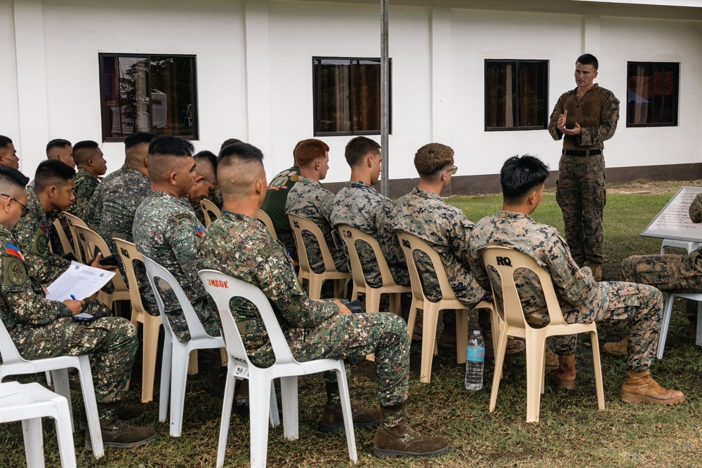 ACD 25.3: U.S. Marines and PMC participate in a fire support subject matter expert exchange